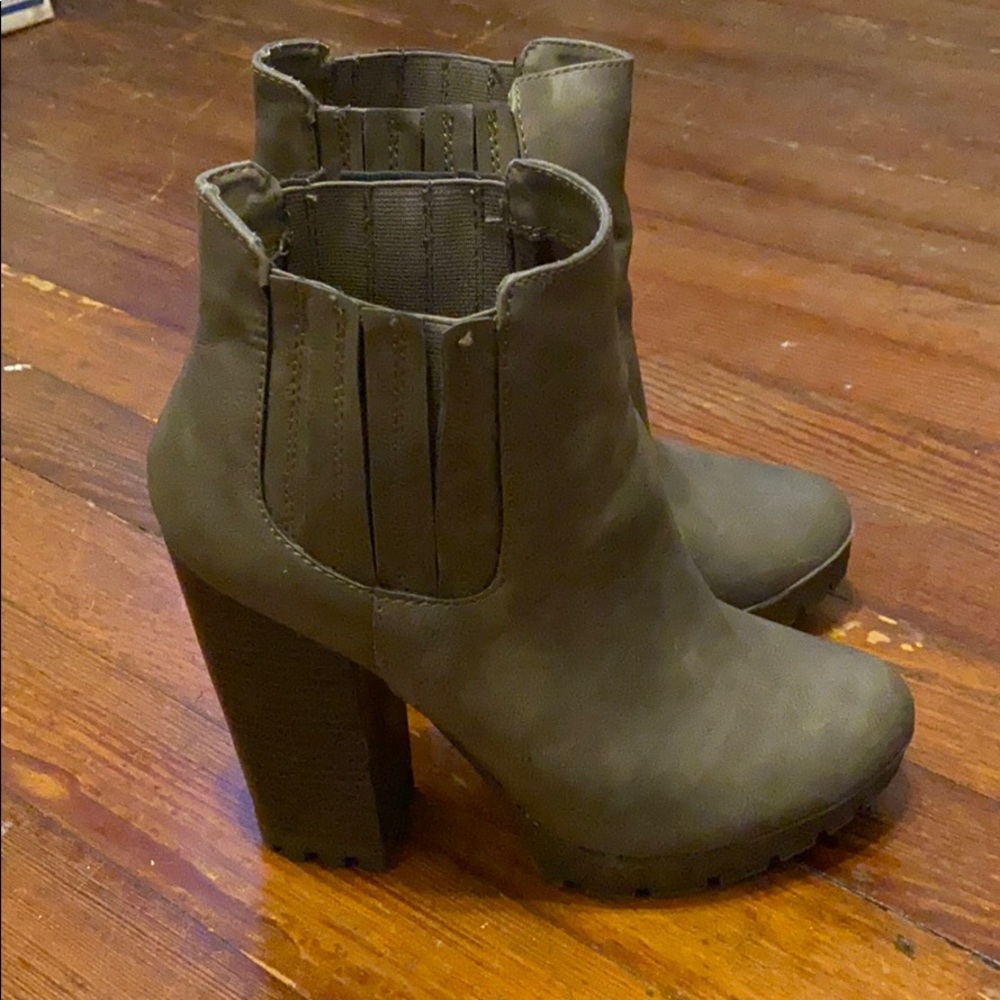 Candies ankle bootie